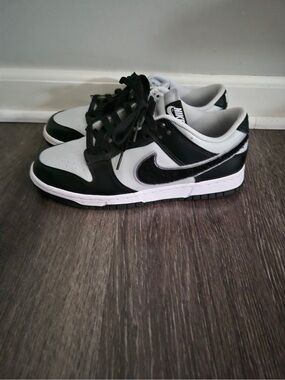 Nike Dunks Low Black/Light Gray/White Size 9